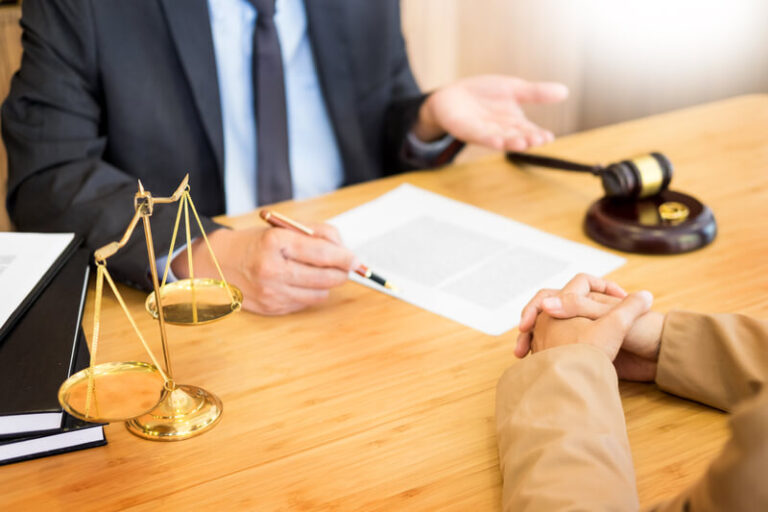Should You Hire An Attorney On Retainer 768x512 